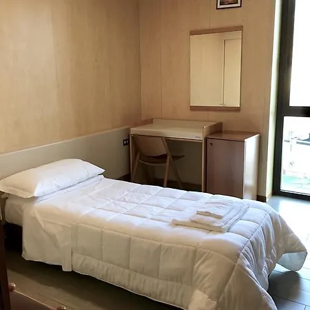 Socrate ホテル 3*